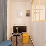 Grand Avec Espace De Travail